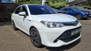 Toyota Axio 1.5 Hybrid 2WD 2017 White
