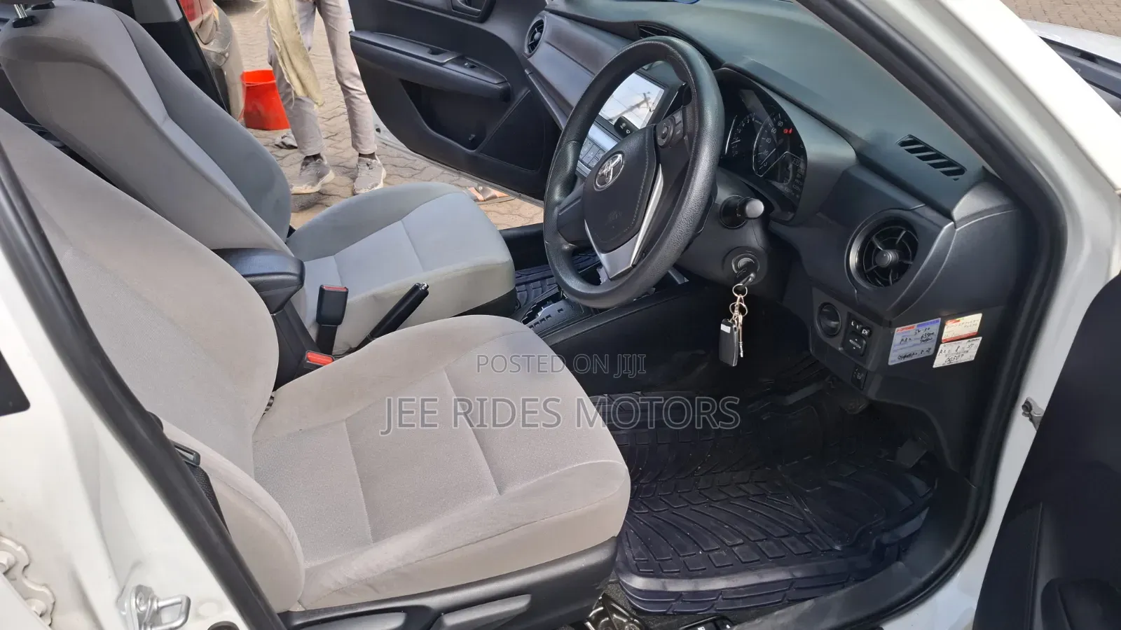 Toyota Axio 1.5 Hybrid 2WD 2017 White