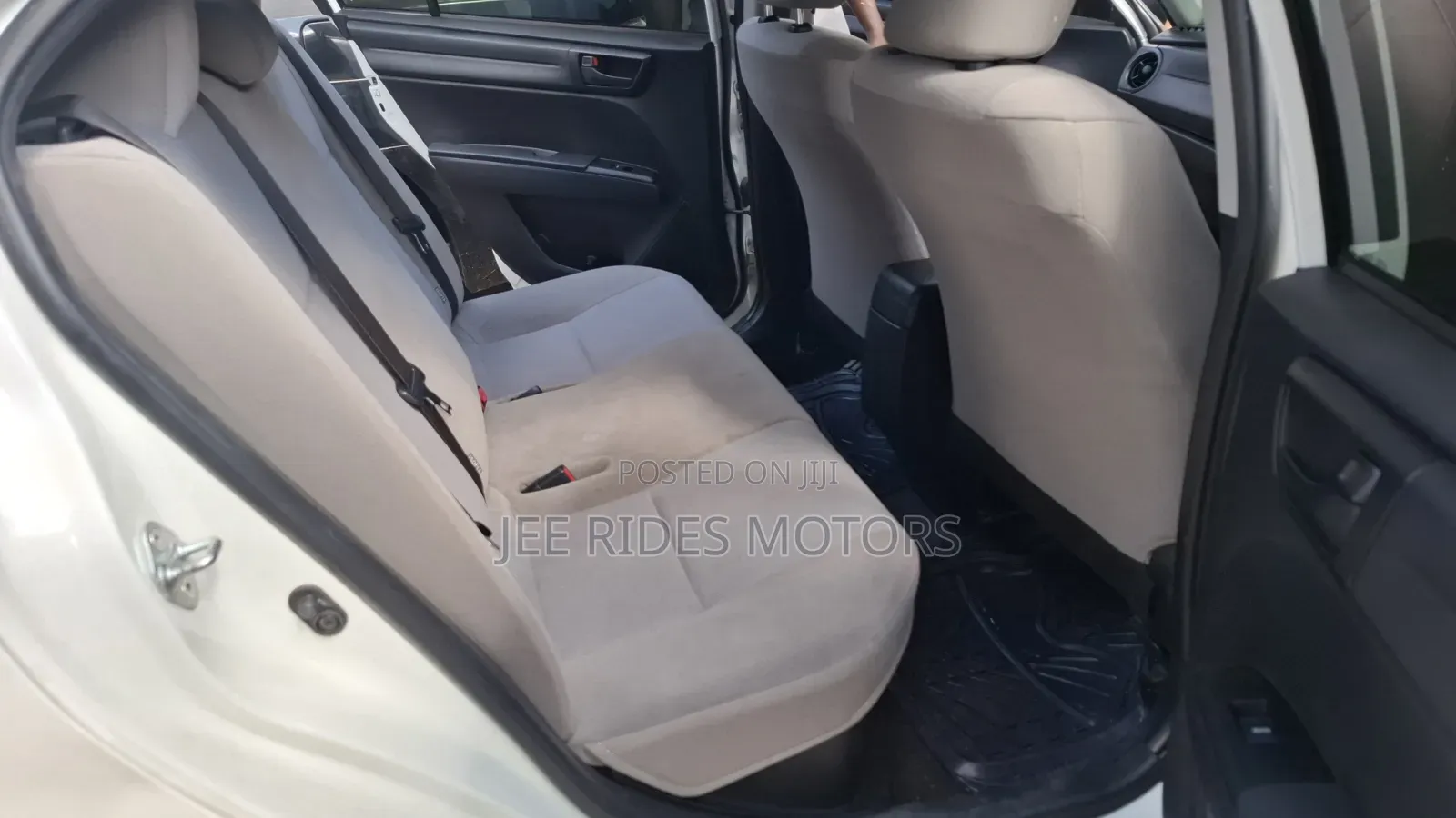 Toyota Axio 1.5 Hybrid 2WD 2017 White