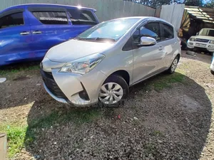 Toyota Vitz 1.0 FWD 5dr 2019 Silver
