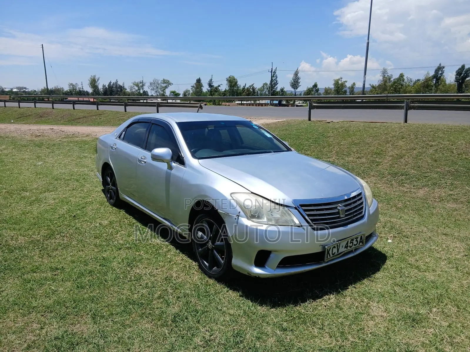 Toyota Crown 2011 Silver