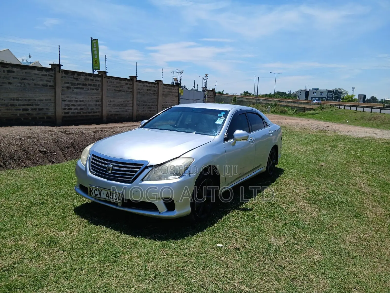 Toyota Crown 2011 Silver