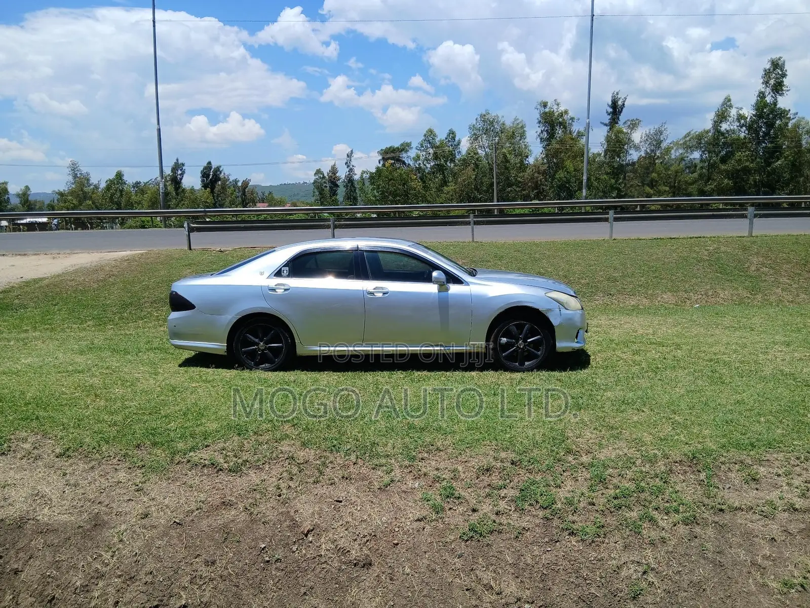 Toyota Crown 2011 Silver