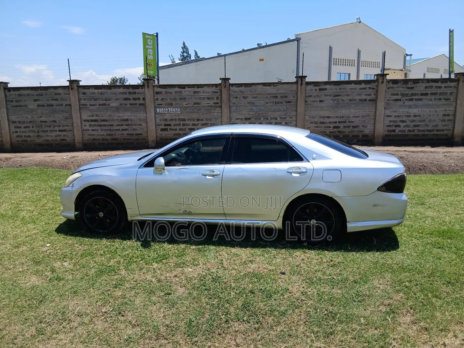 Toyota Crown 2011 Silver