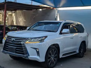 Lexus LX 570 AWD 2019 White