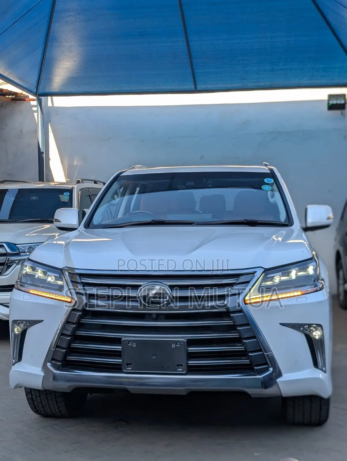 Lexus LX 570 AWD 2019 White