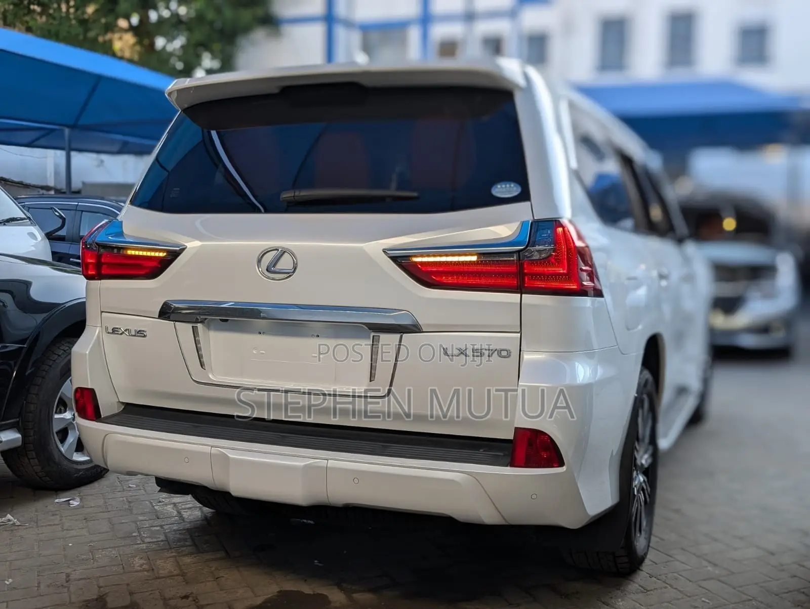 Lexus LX 570 AWD 2019 White