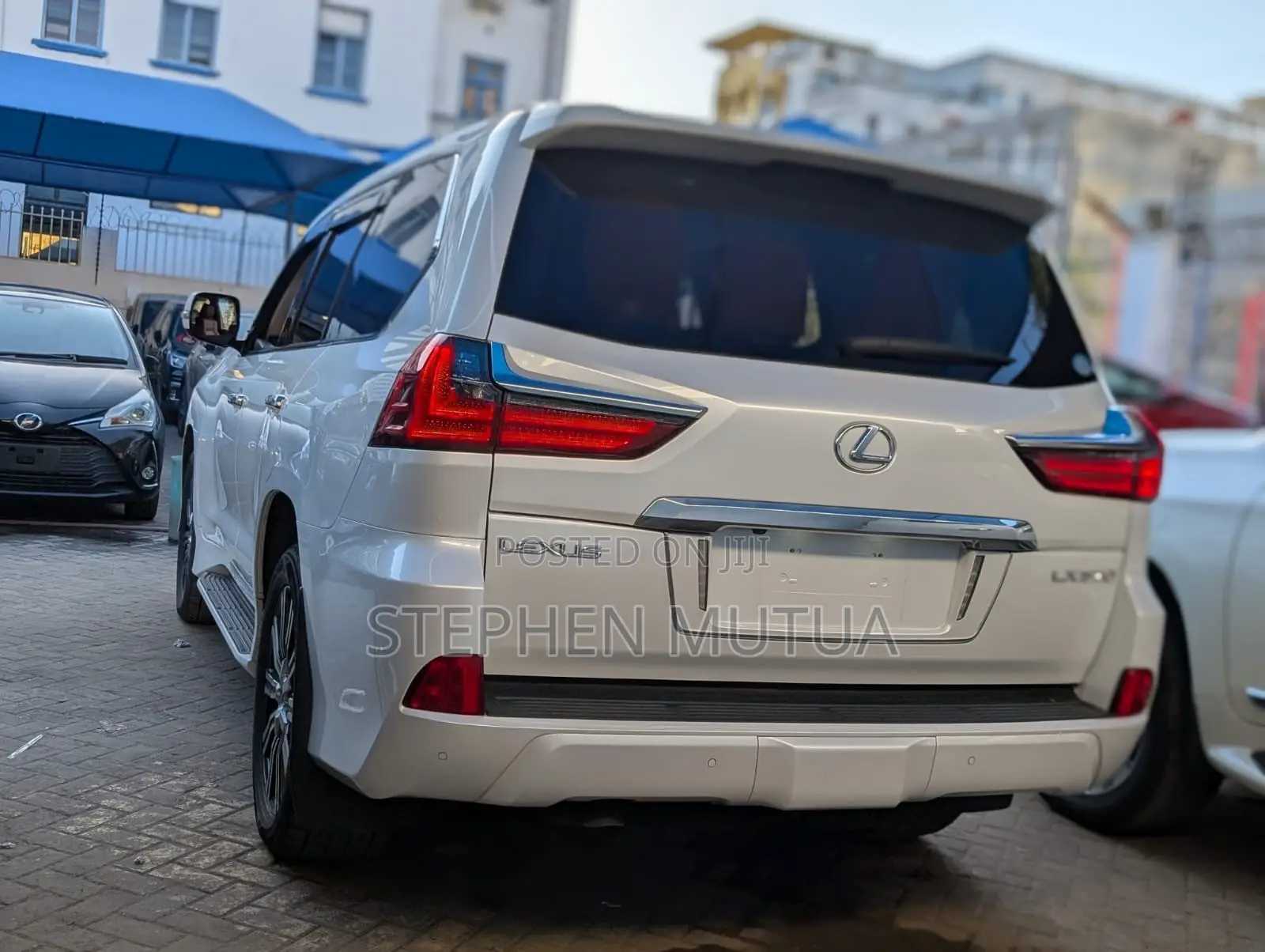 Lexus LX 570 AWD 2019 White