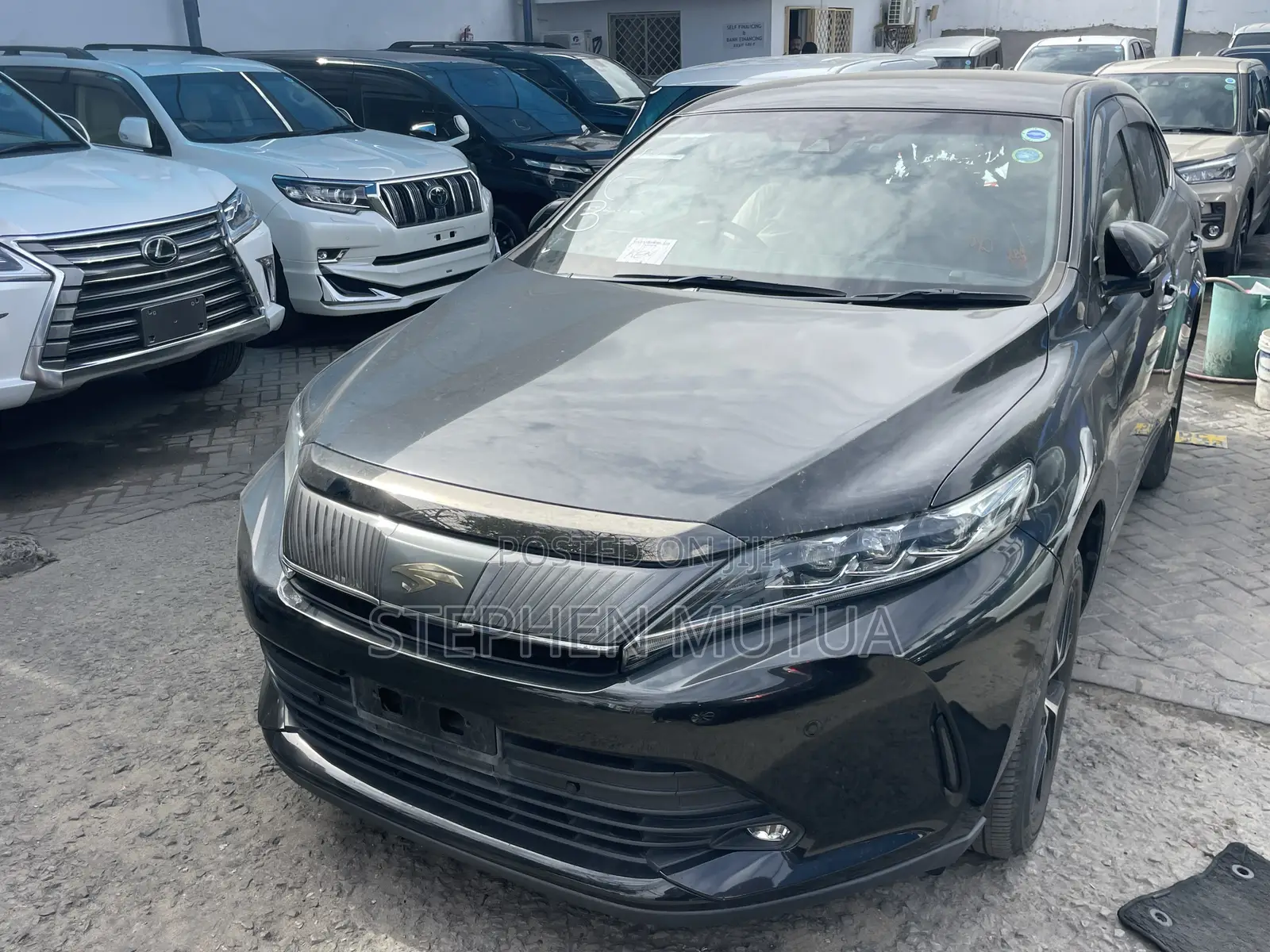 Toyota Harrier 2.0 2020 Black