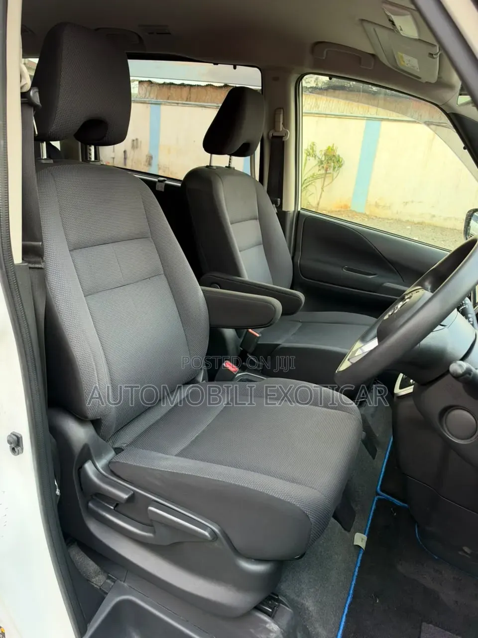Nissan Serena 2019 White