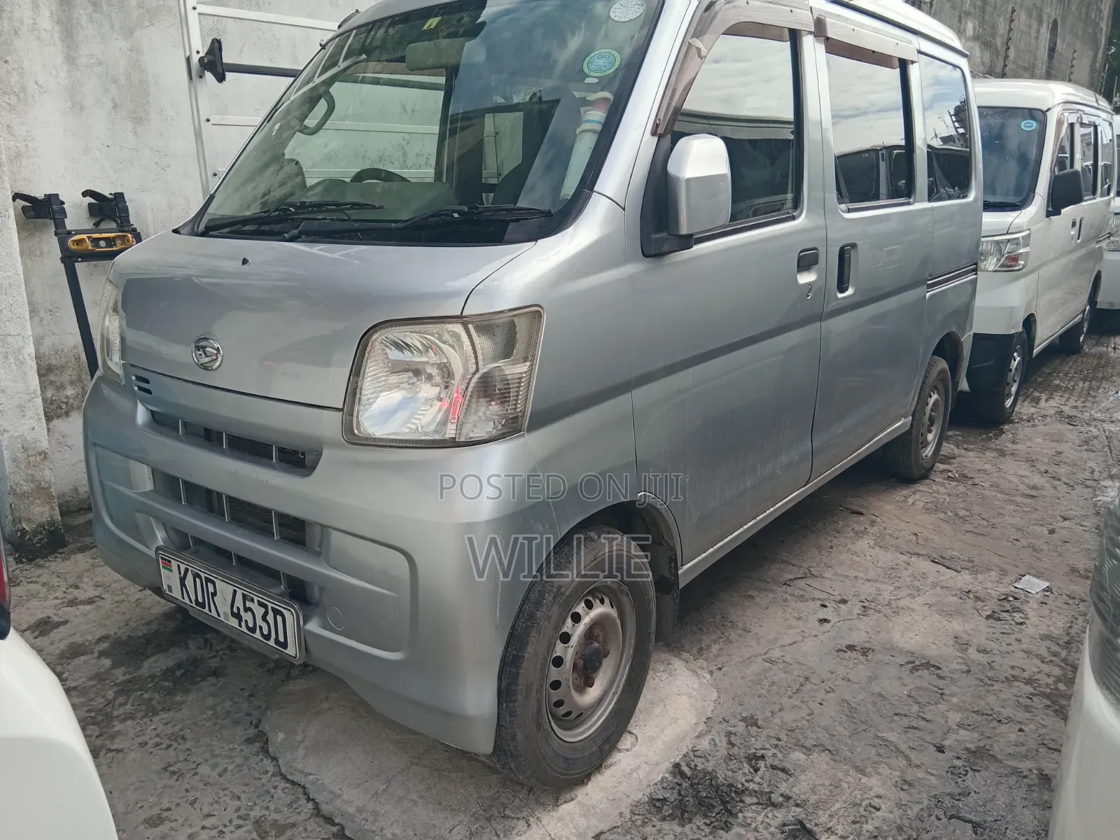 Daihatsu Move Conte 2017 Silver
