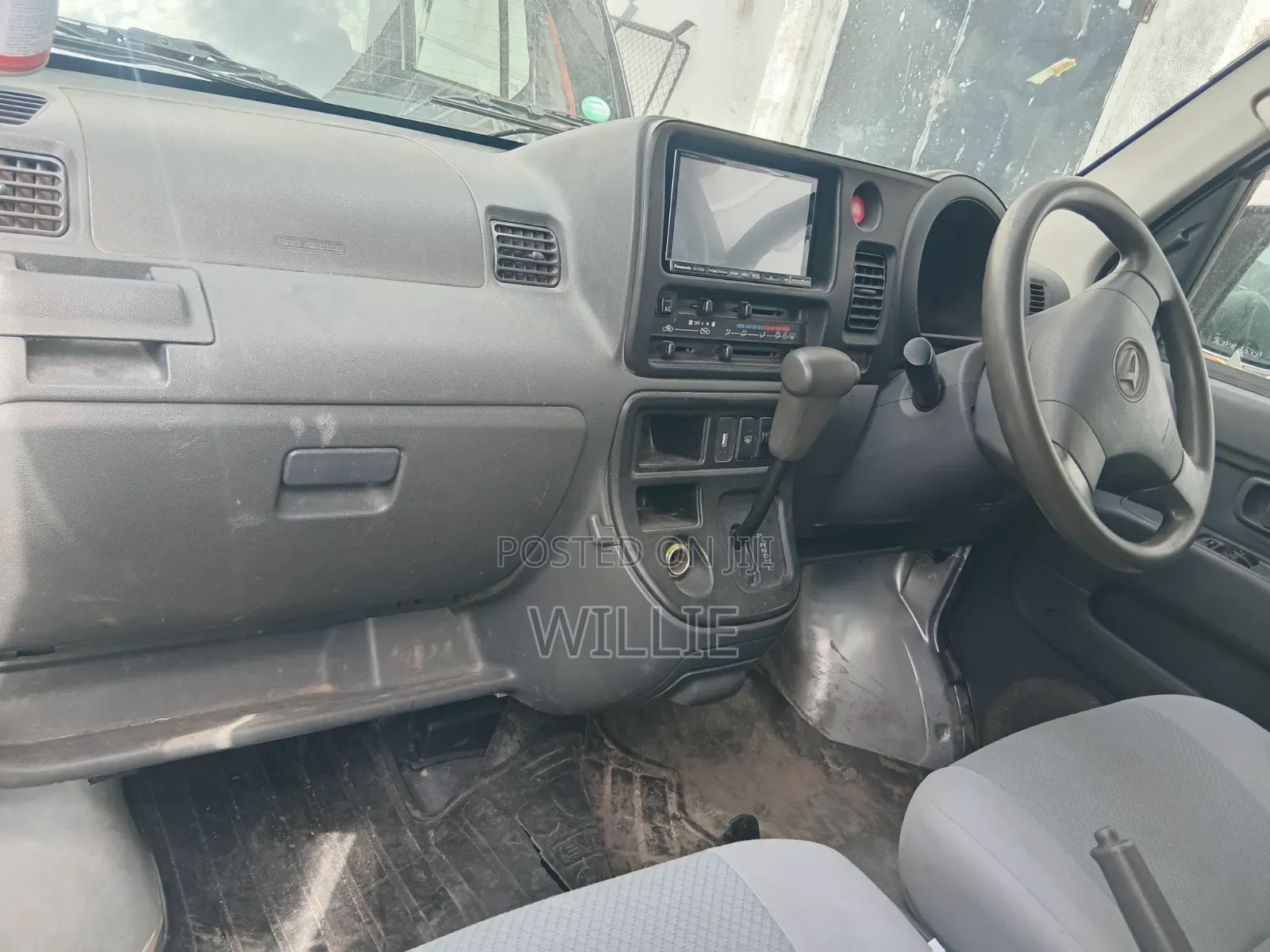 Daihatsu Move Conte 2017 Silver