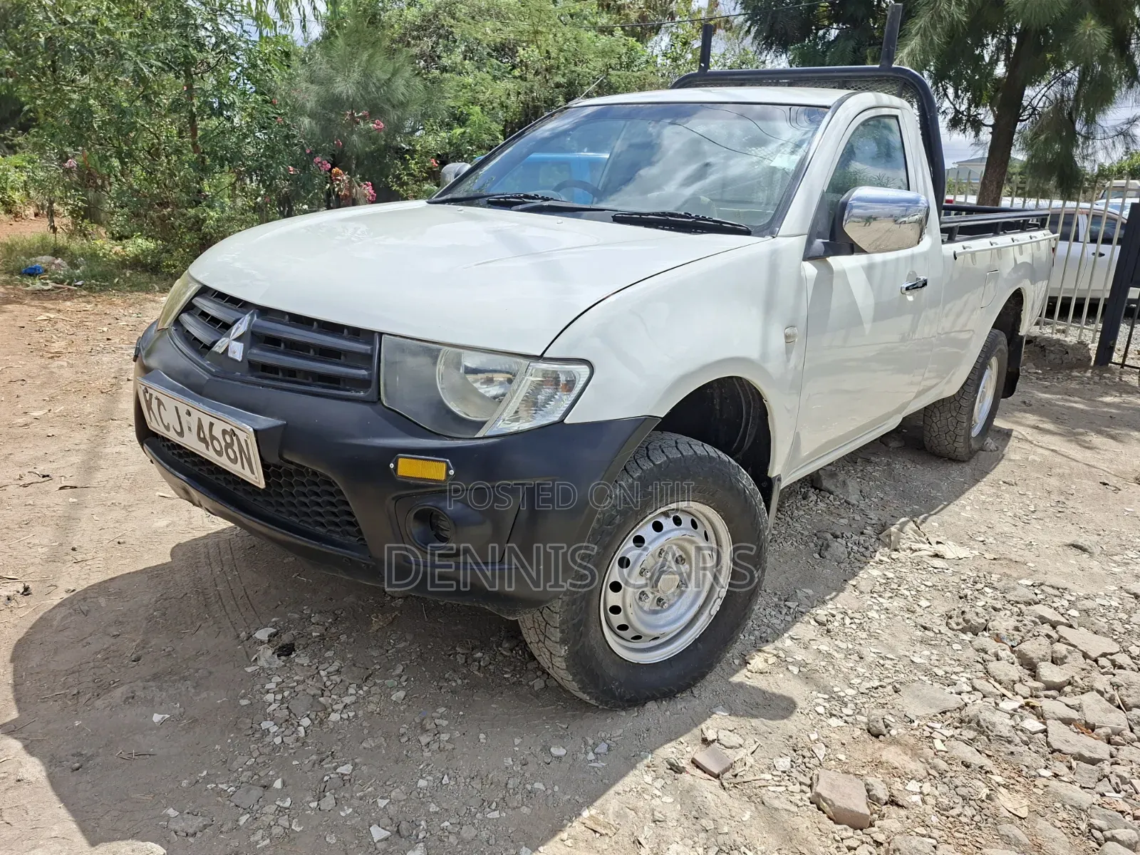 Mitsubishi L200 Club Cab 2.5 180hp 4WD 2015 White