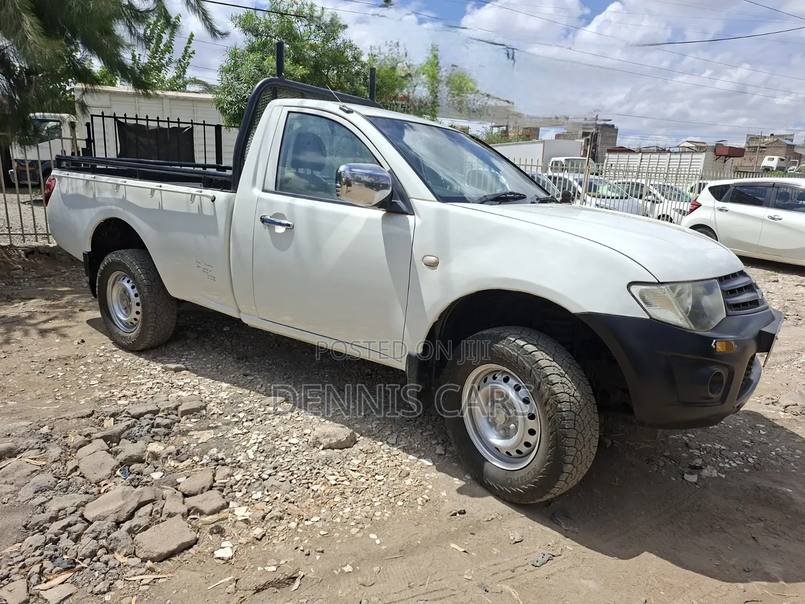 Mitsubishi L200 Club Cab 2.5 180hp 4WD 2015 White