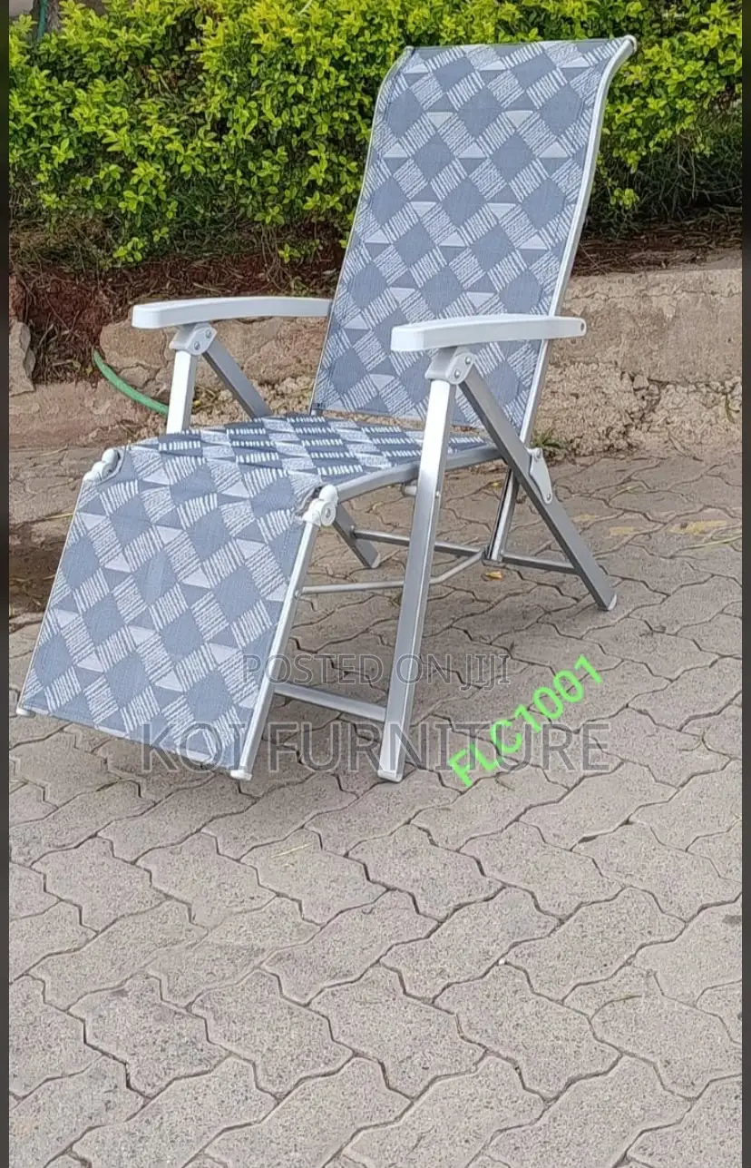 Lounge Chair : Foldable Zero Gravity Reclining Lounge Chair
