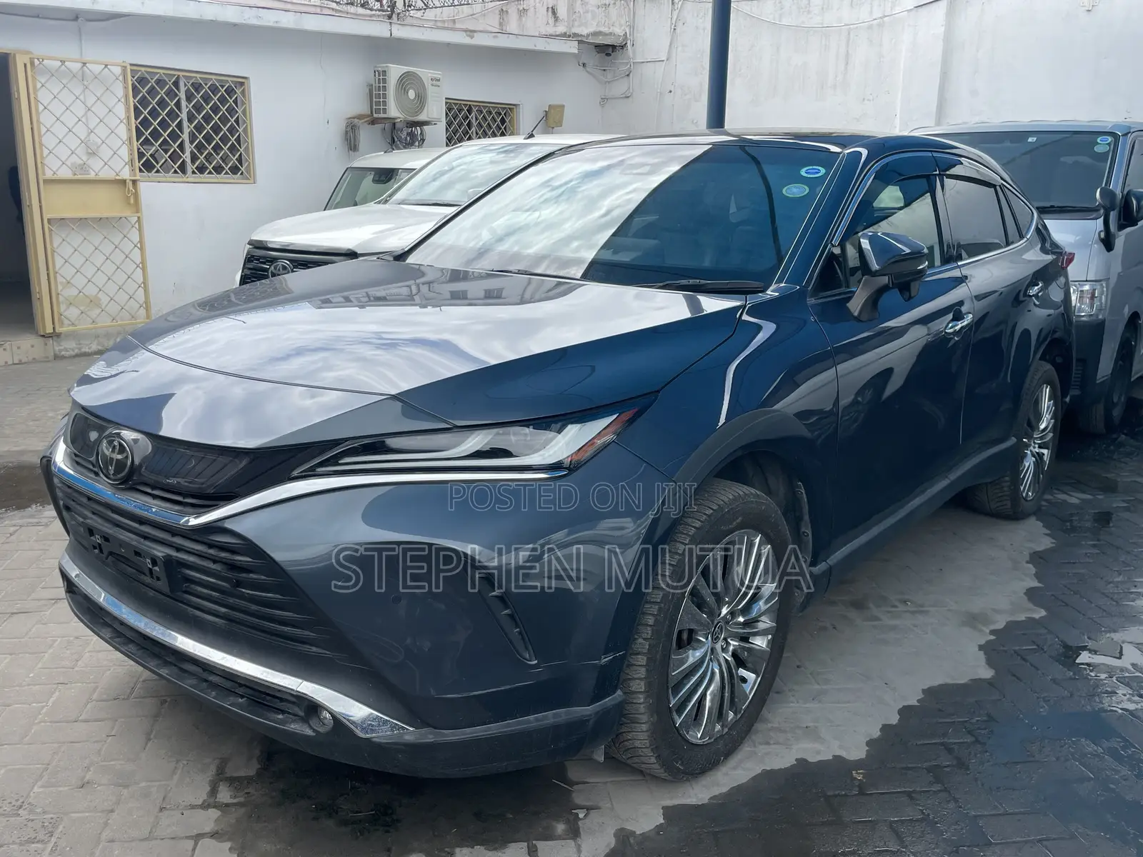 Toyota Harrier 2.0 2020 Blue