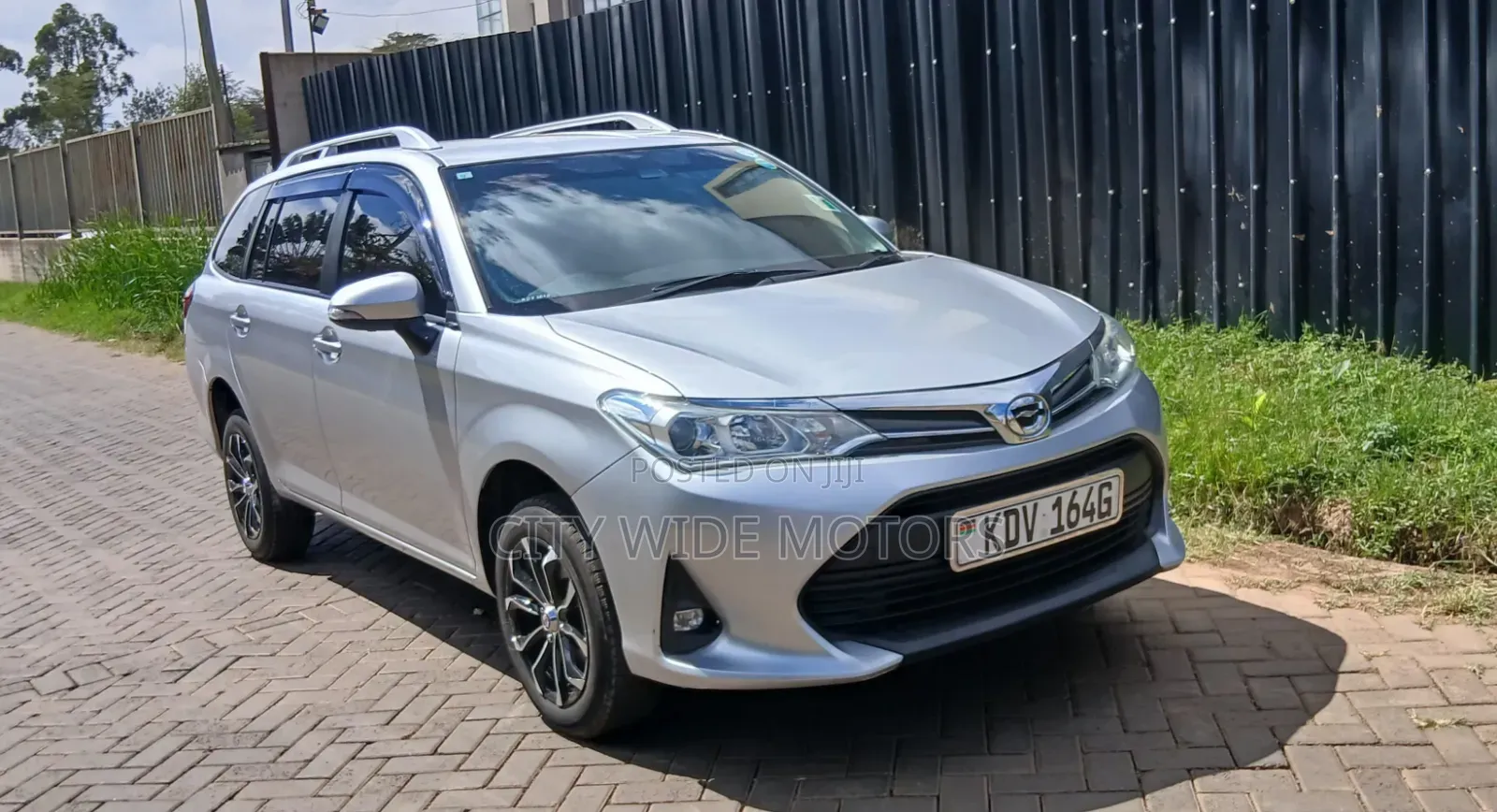 Toyota Corolla Fielder 1.5 Hybrid FWD 2019 Silver