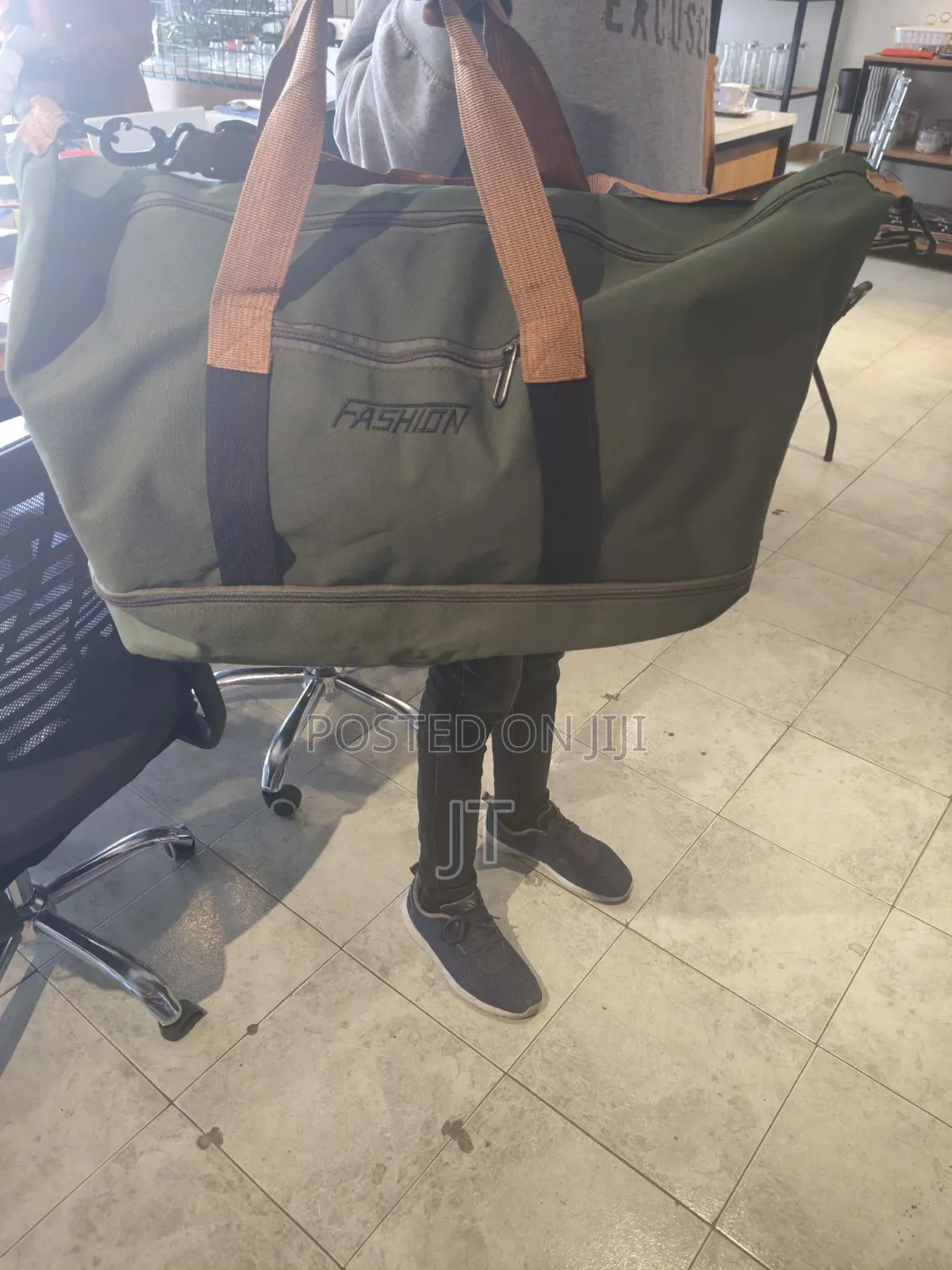 Large Capacity Travel Duffel Bag With Shoe Compartment