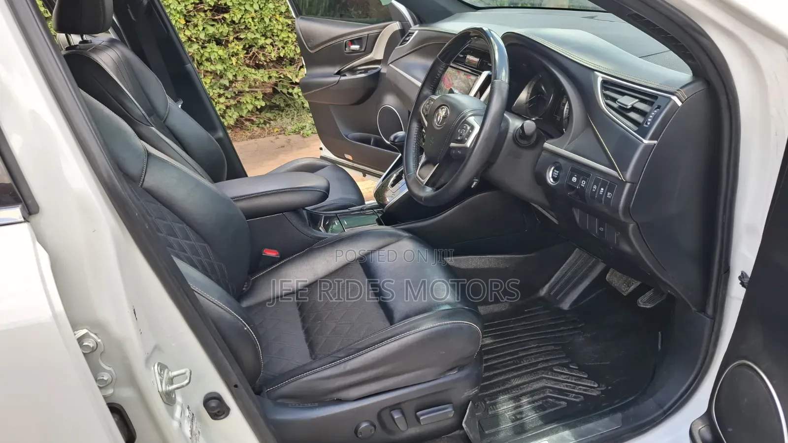 Toyota Harrier 2.0 2018 White