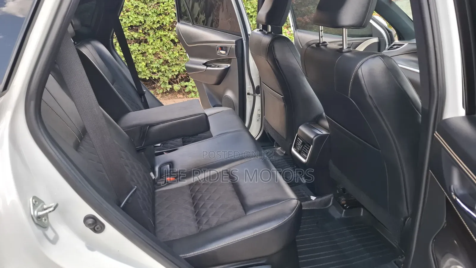 Toyota Harrier 2.0 2018 White
