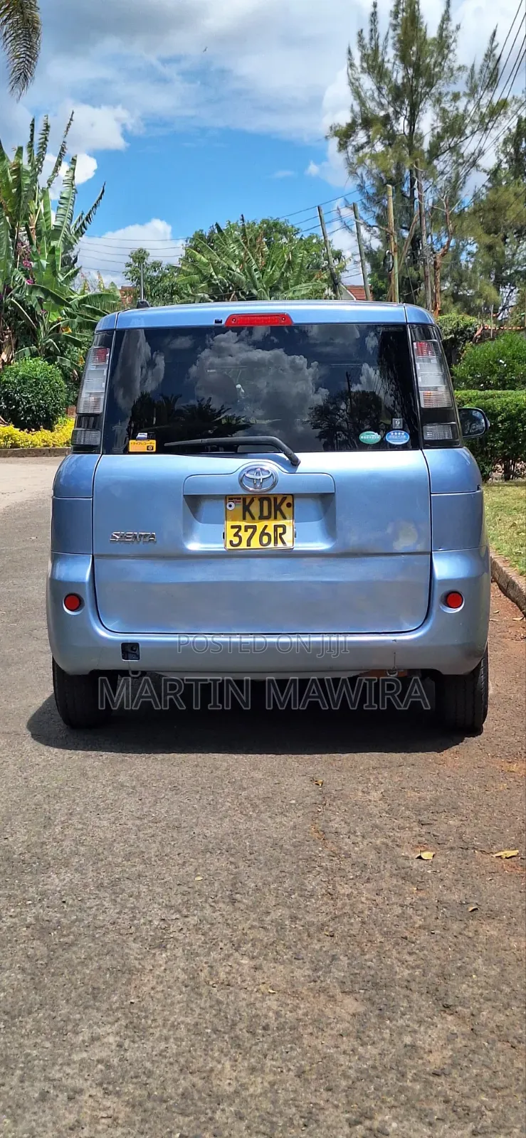 Toyota Sienta 2015 Blue