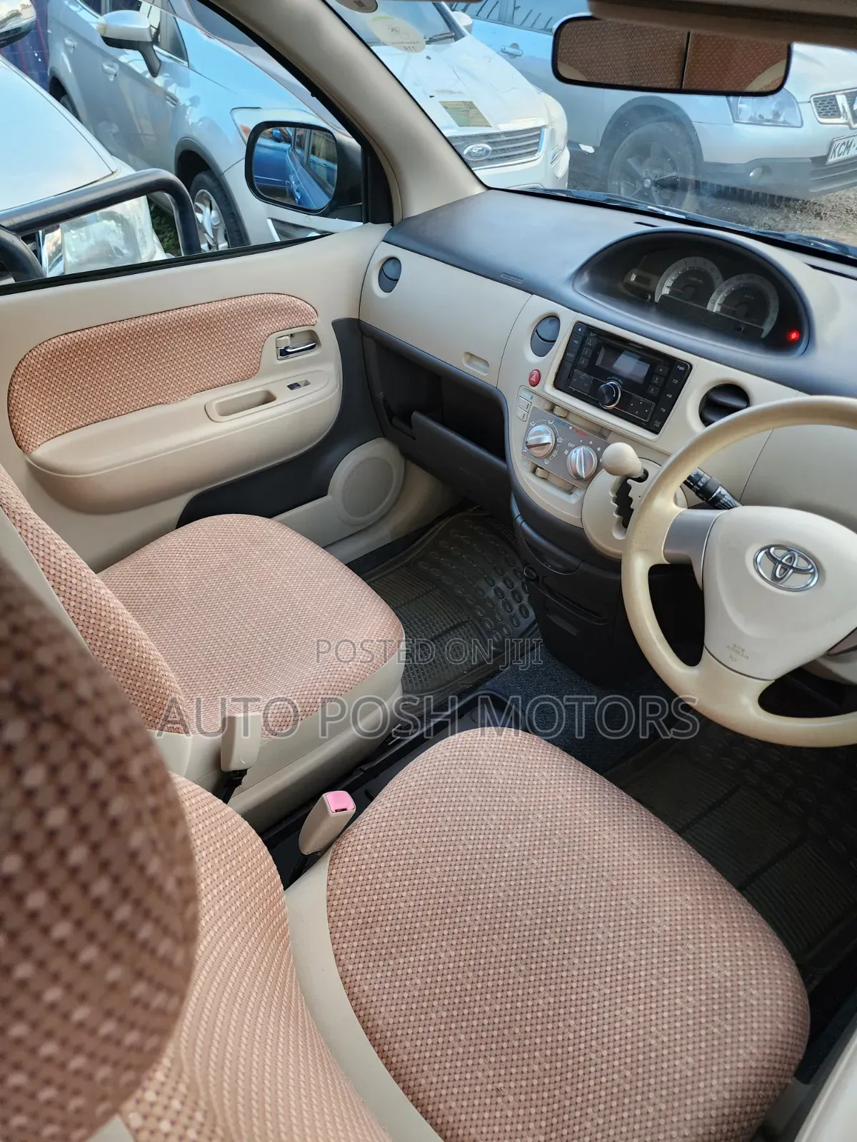 Toyota Sienta 2015 Blue
