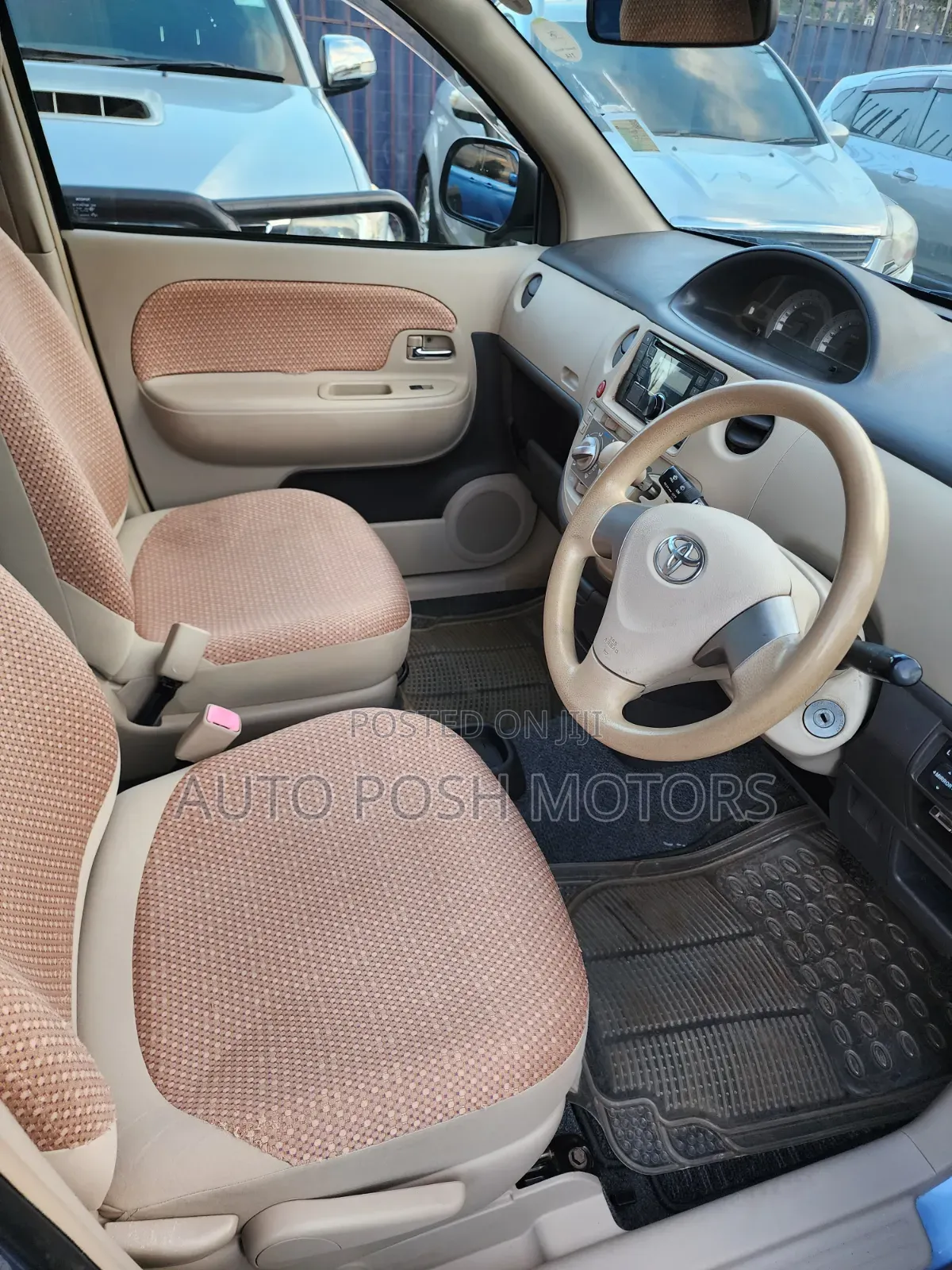 Toyota Sienta 2015 Blue