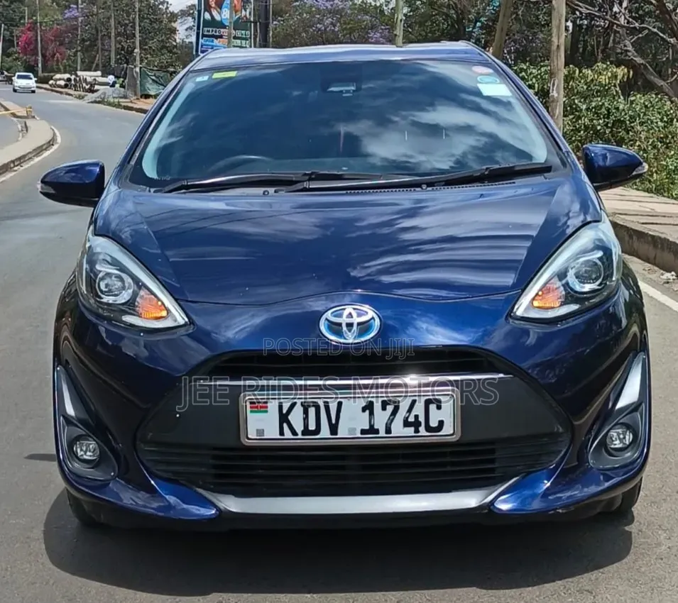 Toyota Aqua 2018 Blue