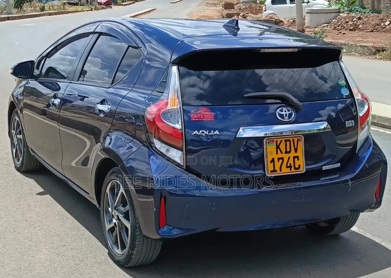 Toyota Aqua 2018 Blue