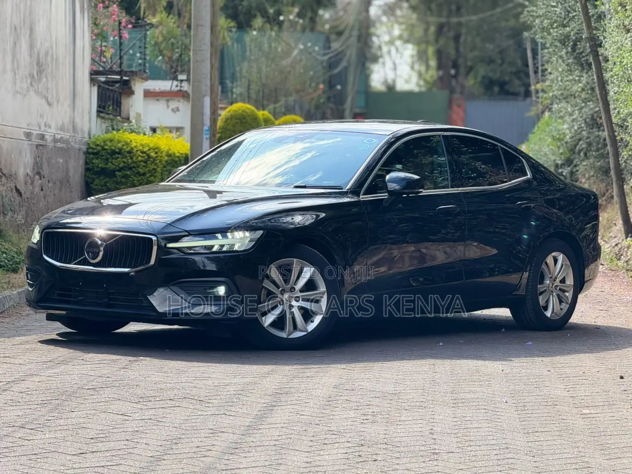 Volvo S60 T4 Momentum 2020 Black