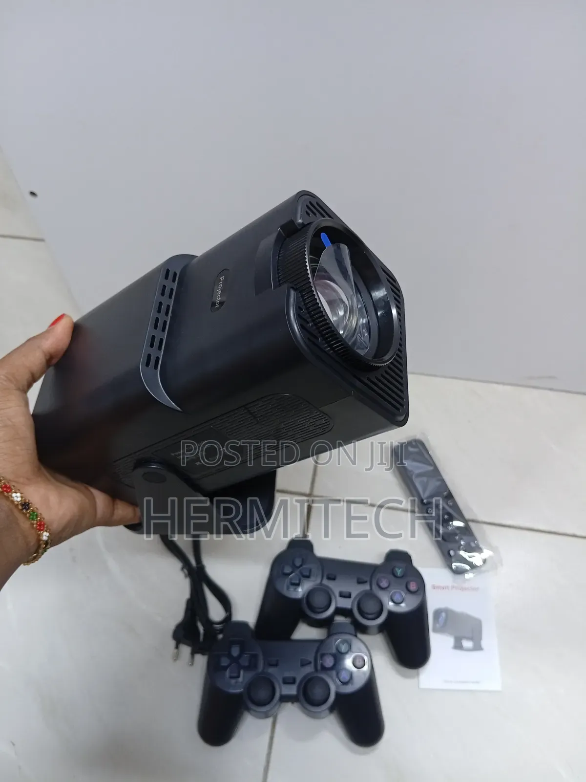 HY320 Smart Projector for Online Learning and Interactive Games