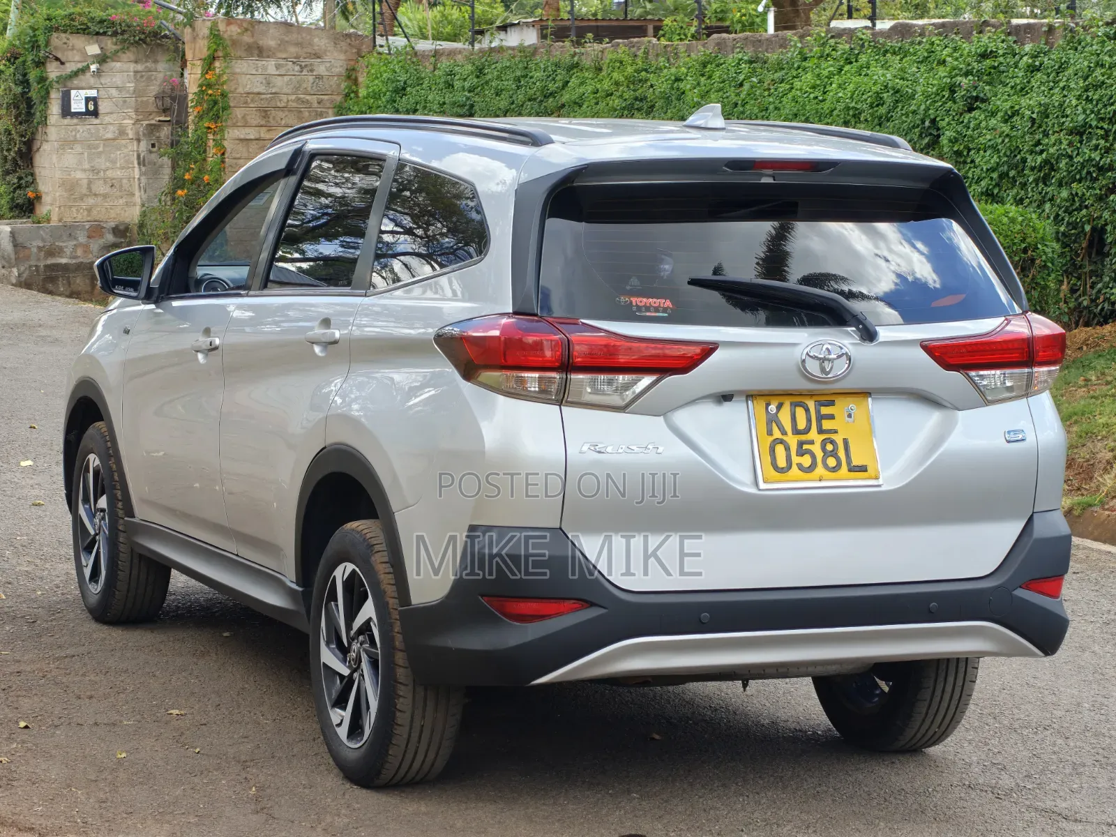 Toyota Rush 2021 Silver