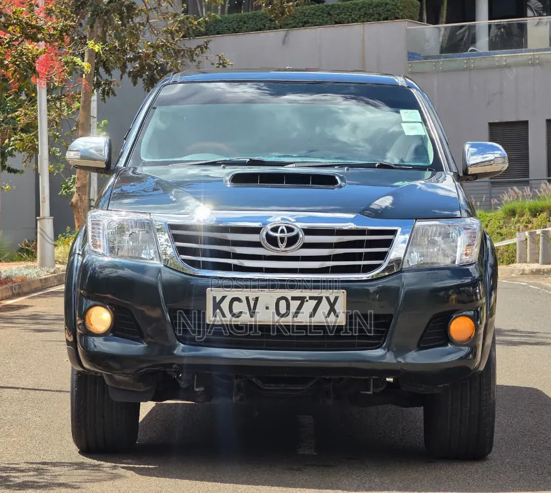 Toyota Hilux 3.0 D-4D 4x4 2012 Green