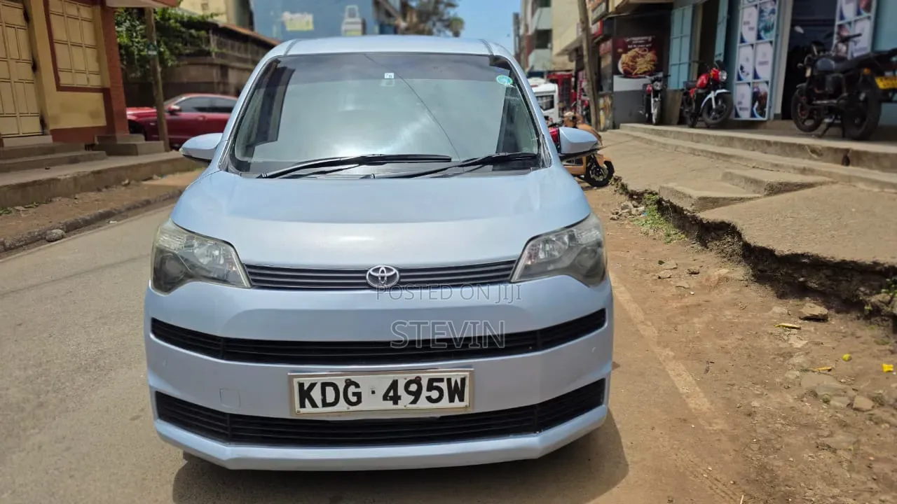 Toyota Spade 2014 Burgundy