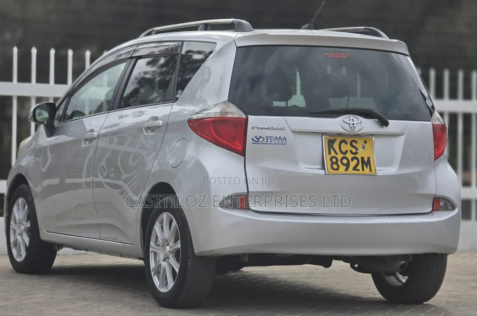 Toyota Ractis 1.5 FWD 2013 Silver