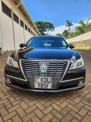 Toyota Crown 2015 Black