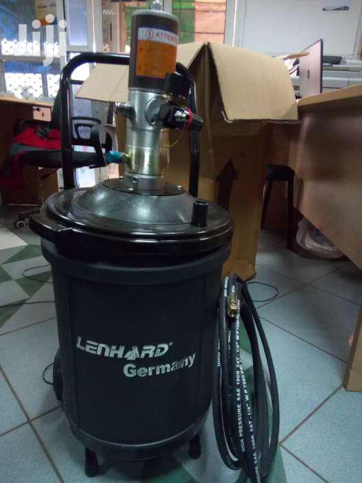 Germany Pneumatic Grease Bucket