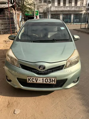 Toyota Vitz 1.3 AWD 3dr 2013