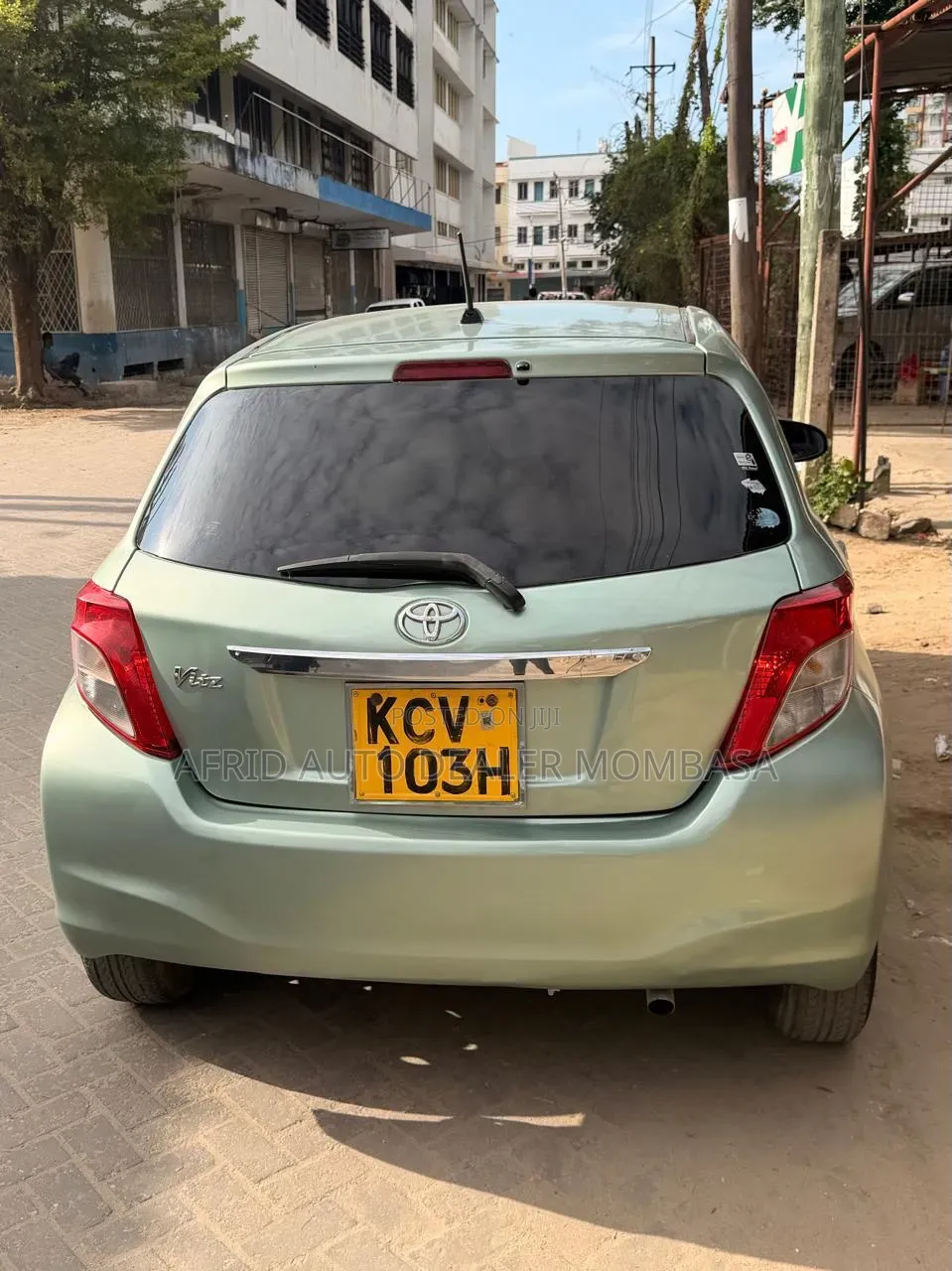Toyota Vitz 1.3 AWD 3dr 2013