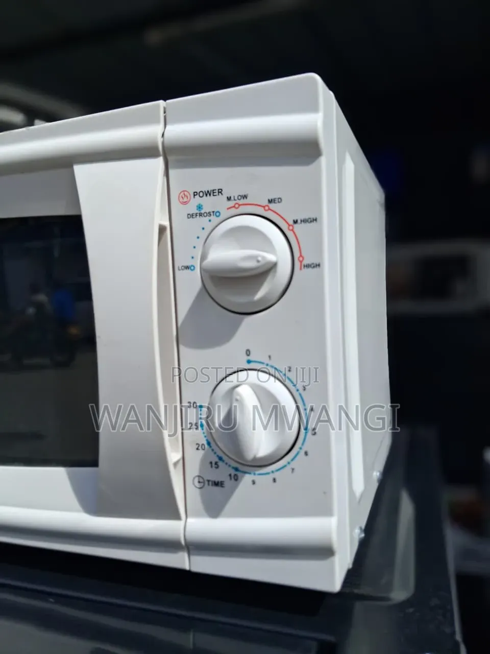 Working Microwave ( Ramtons)