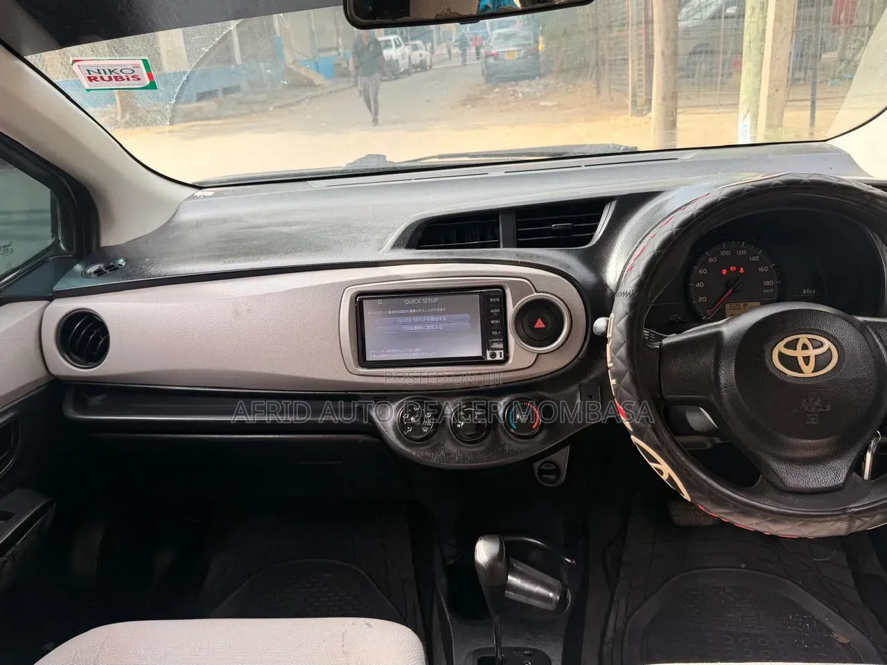 Toyota Vitz 1.3 AWD 3dr 2013