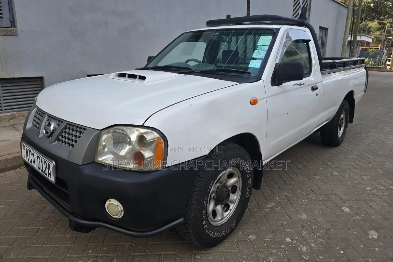 Nissan Hardbody 2013 White