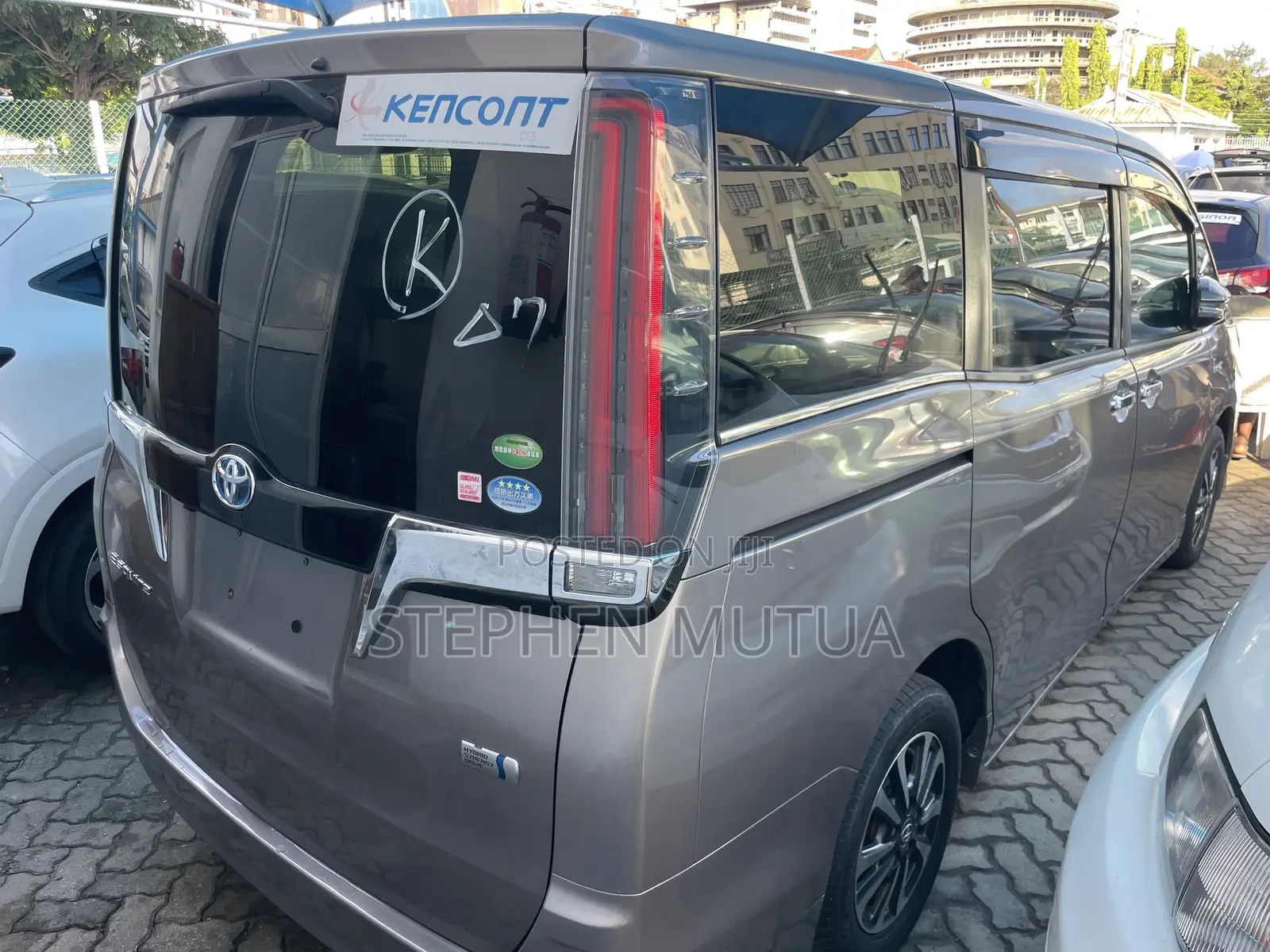 Toyota Esquire 1.8 FWD Hybrid (7 seater) 2019 Gray