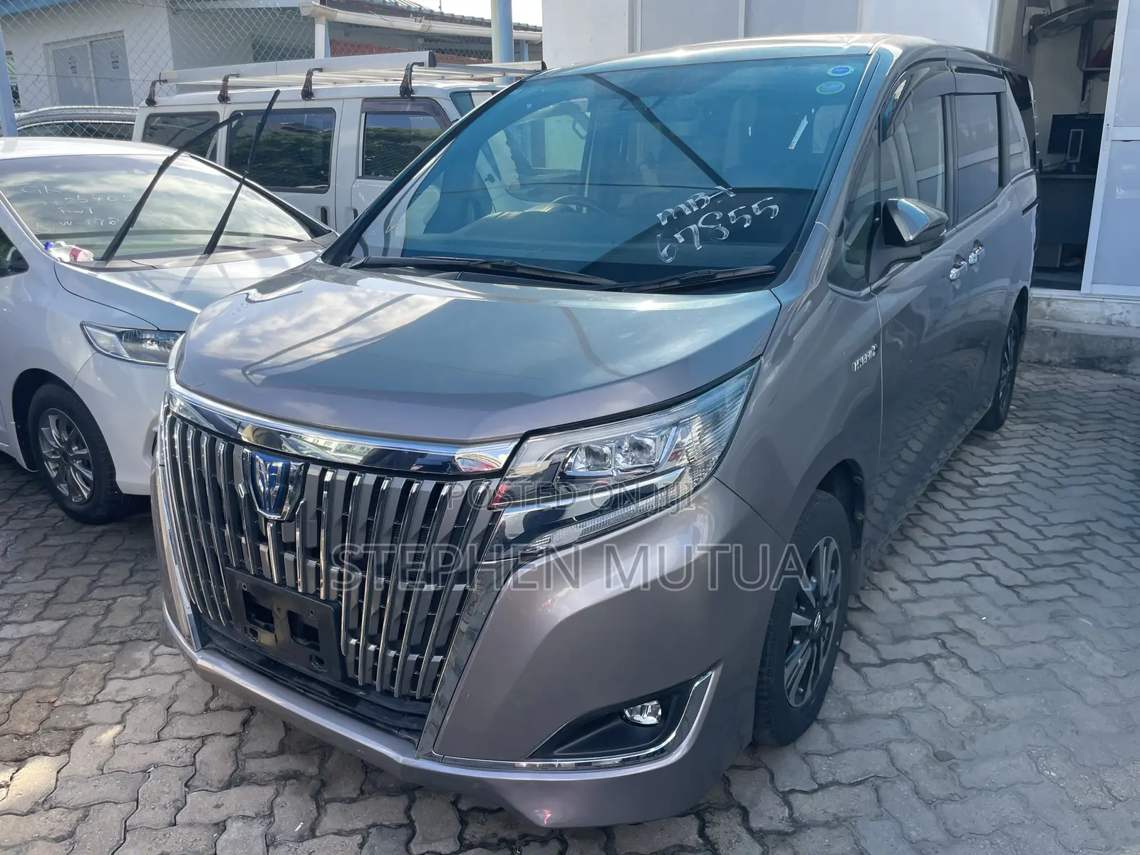 Toyota Esquire 1.8 FWD Hybrid (7 seater) 2019 Gray