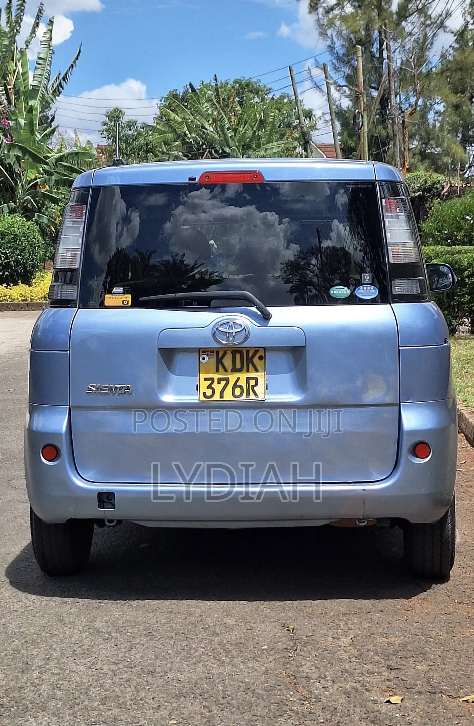 Toyota Sienta 2015 Blue