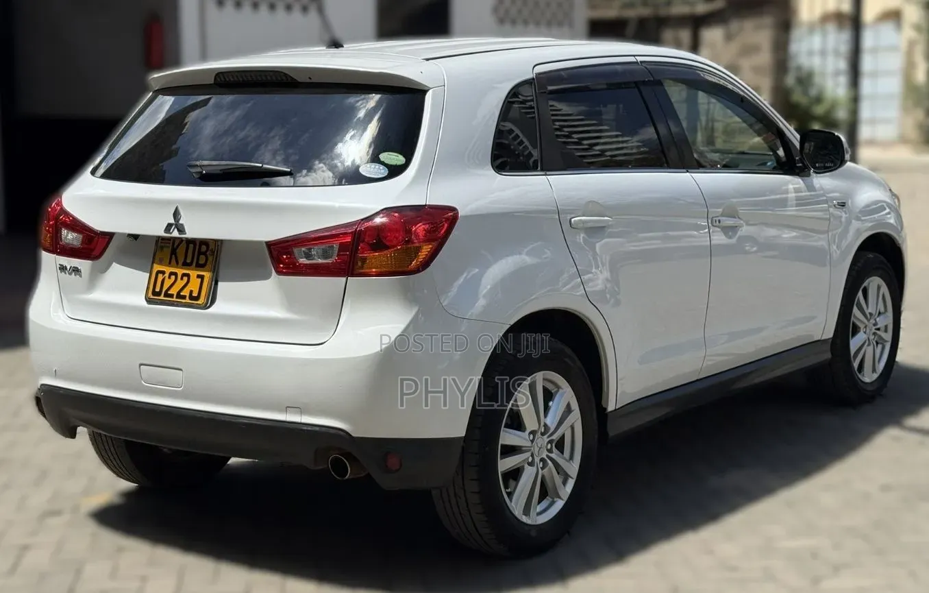 Mitsubishi RVR 2013 White