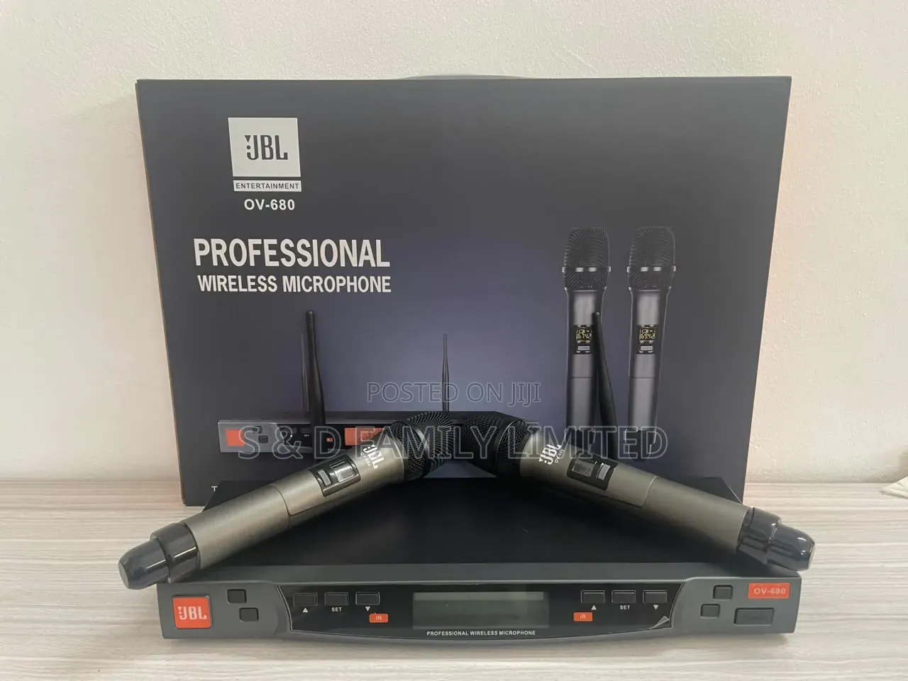 JBL Entertainment OV-680 Professional Wireless Microphone System