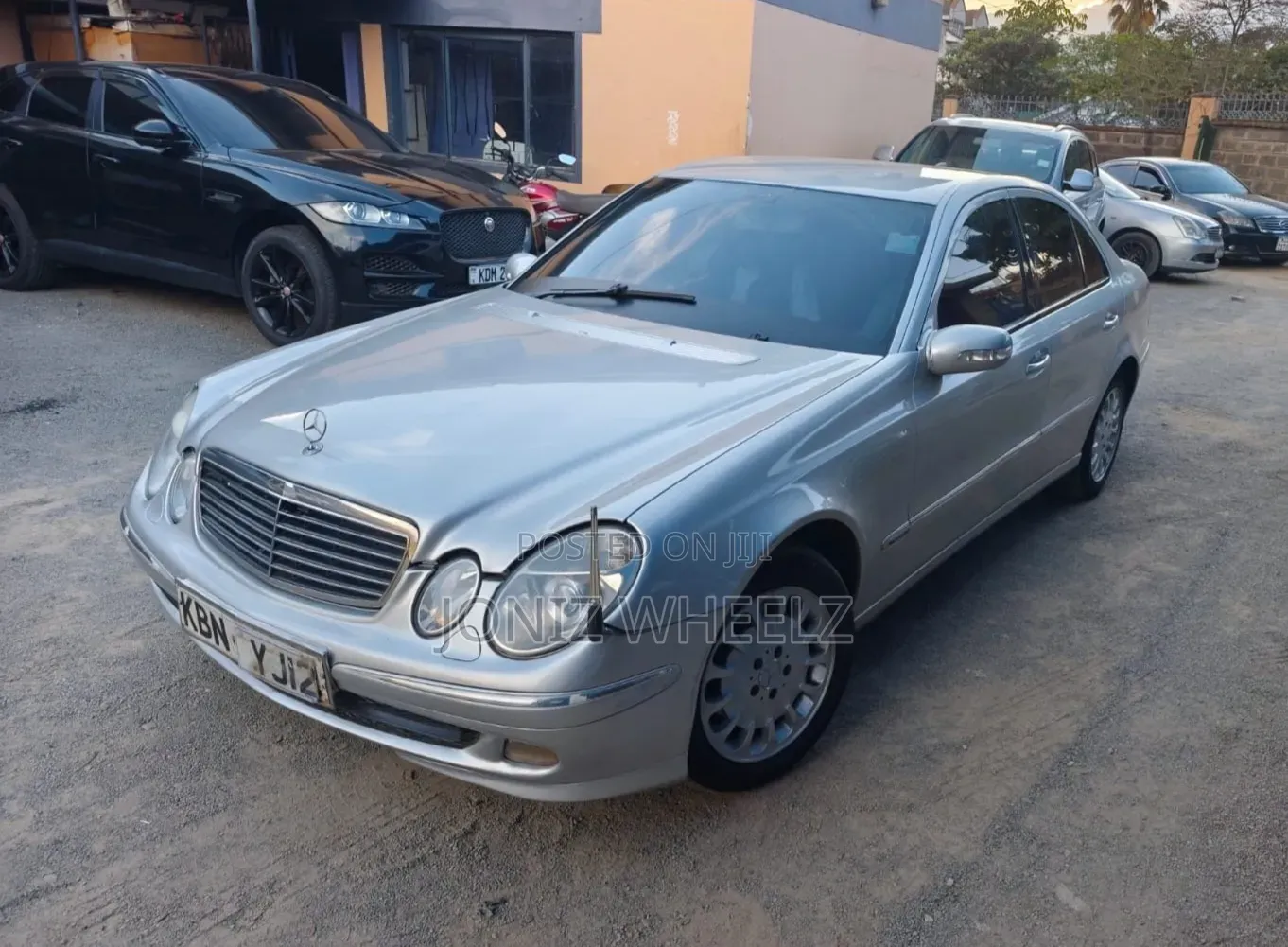 Mercedes-Benz E200 2005 Silver