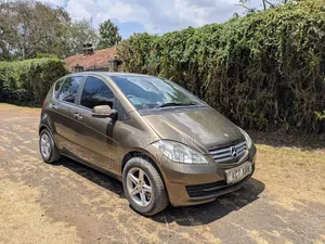 Mercedes-Benz A-Class 2011 Gold