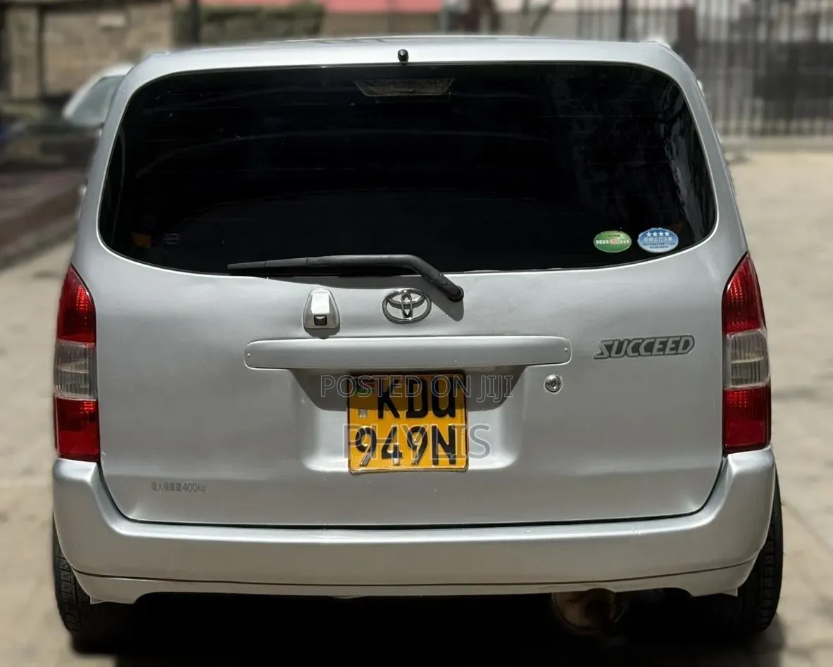 Toyota Succeed 2018 Silver